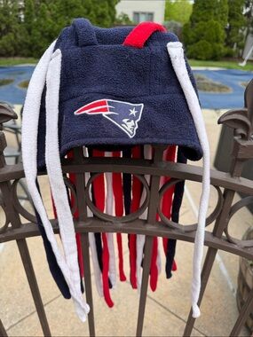 Reebok Navy Red White Fleece Tassel Beanie